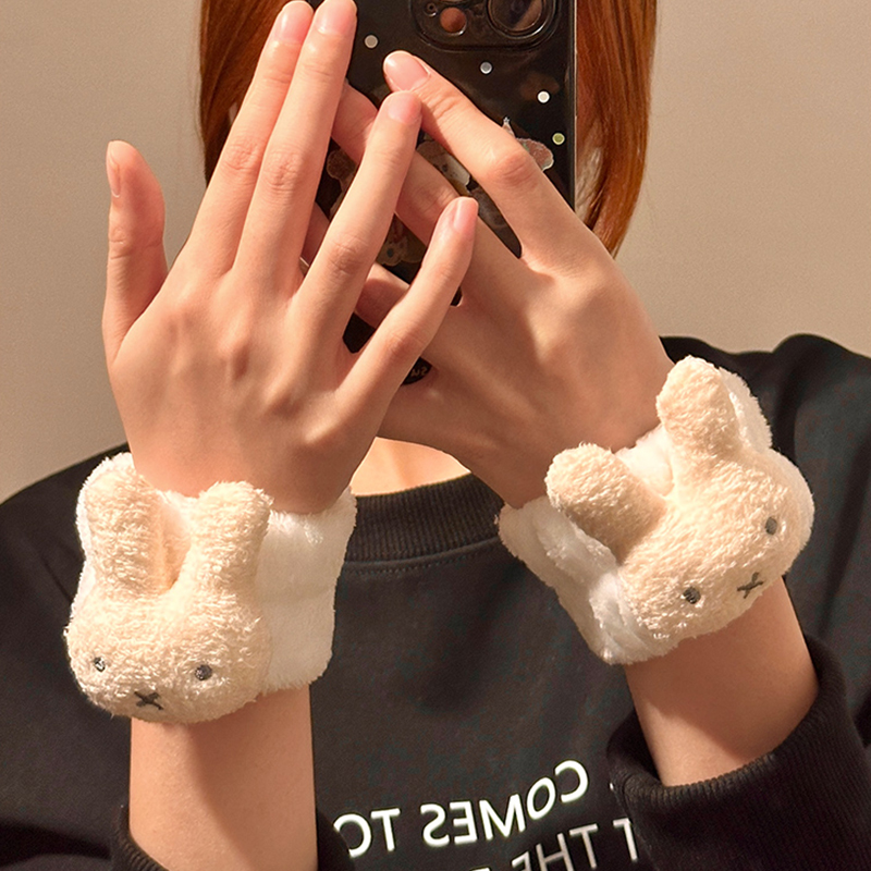 ミッフィーラビットリストバンド クリエイティブパターン プラ - Cleanser Face のレビューと価格